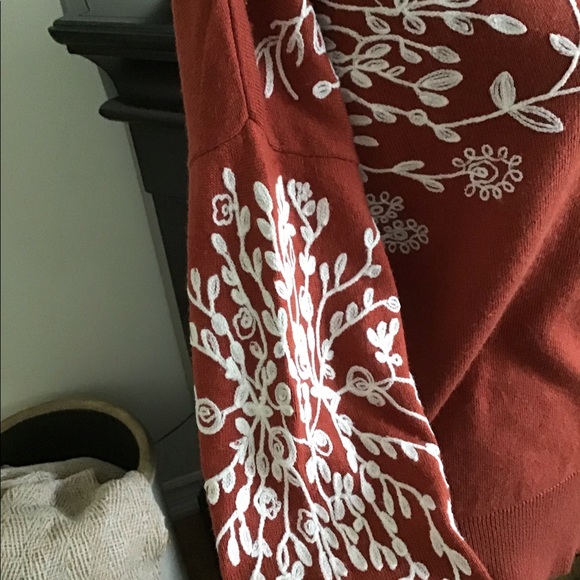 RAIN + ROSE Sweater - Picture 3 of 7